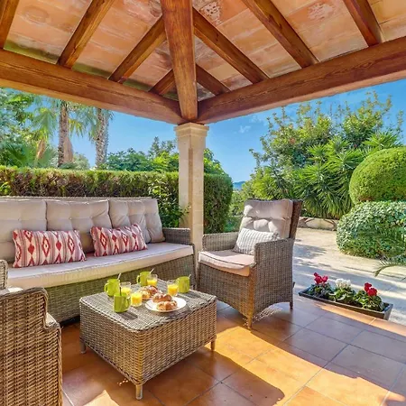 Villa Segui By *